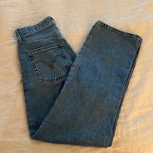 Levi’s Ribcage Ankle Straight Jeans. Size 27. Worn Once.